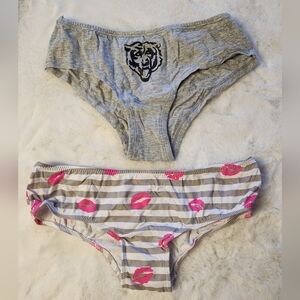 PINK Victoria's Secret Gray and Pink Lip Print Underwear Set